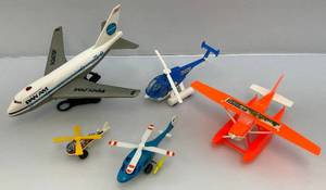 lot 57 image: Misc. Vintage Plastic Airplanes & Helicopters