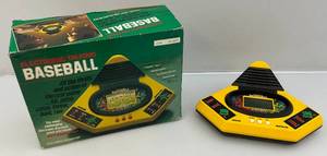 lot 72 image: 1987 Vtech Electronic Baseball In Original Box (WORKS)
