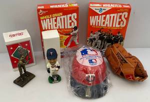 lot 85 image: Vintage Misc. Twins Collectibles
