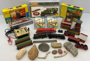 lot 94 image: Misc. Vintage HO Scale Trains & More