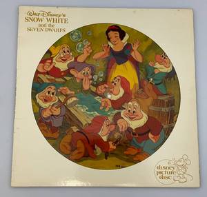 lot 110 image: 1980 Walt Disney SNOW WHITE & THE SEVEN DWARFS Disney Picture Disc In Original Sleeve 