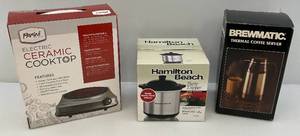lot 125 image: Misc. Small Kitchen Items