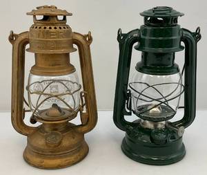 lot 126 image: Two Vintage Oil Lamps Including Nier & Wallow