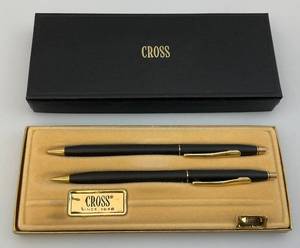lot 135 image: Vintage 1982 Cross Classic 2501 Pen & Pencil Set Matte Black & Gold Unused (NIB)