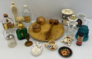lot 153 image: Misc. Vintage Items