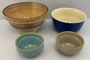 lot 168 image: Vintage Pottery Bowls (The Big One Has Cracks)