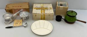 lot 182 image: Vintage Miniature Fondue Pots In Original Box & Gourmet International Ceramic Fondue Plates
