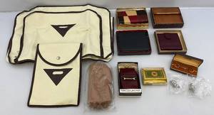 lot 183 image: Misc. Vintage Wallets & More
