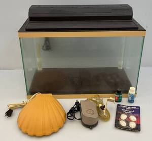 lot 195 image: 10 Gallon Fish Tank & Extras