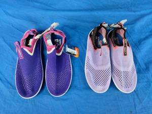 lot 164 image: New Speedo Junior Surf Strider Water Shoes Size 23 and 45