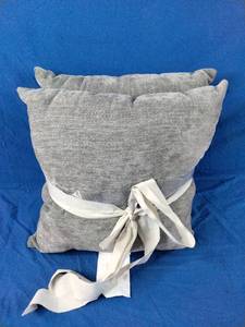lot 168 image: New 2pk Chenille Square Throw Pillows - Threshold 18x18
