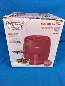 lot 190 image: New Red So Yummy by Bella 2.0qt Air Fryer