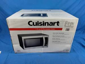 lot 219 image: New Cuisinart 1.3 cu ft Microwave Oven