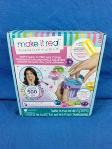 lot 226 image: New Make it Real - Party Nails Glitter Studio