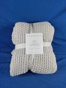 lot 201 image: New Ivory Chunky Knit Medium Weight Bed Blanket - Casaluna King Size
