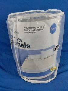lot 202 image: New 5-Zone 1.25 Foam Mattress Topper - Room Essentials Queen Size