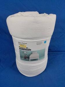 lot 203 image: New Microfiber Micro Texture Comforter - Room Essentials Twin XL Twin