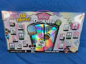 lot 207 image: New Disney Series 8 Ultimate MEGA Peek 30-Figure Playset (Includes 15 Exclusive Figures, Find the Special Scented Edition)