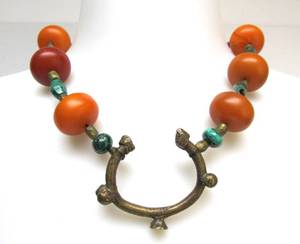 lot 6 image: Vintage Beaded Brass Tribal Horseshoe Shaped Pendant Necklace wMalachite & Amber-Like Beads