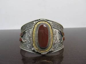 lot 19 image: Old Vintage Afghani Cuff Bracelet wCarnelian