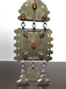 lot 23 image: Wonderful LARGE Antique Gilded Silver Turkman Pendant winset Amber
