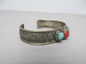 lot 40 image: Vintage Middle Eastern Filigree Cuff Bracelet wStones