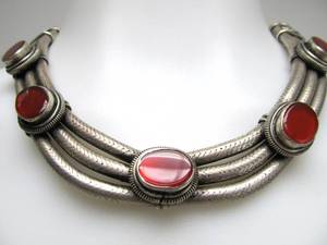 lot 44 image: Very Nice Braided Silver Necklace wCarnelian Glass or Stone