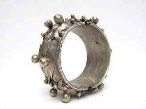 lot 49 image: LARGE Chunky Hinged Bracelet