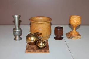 lot 12 image: Lot of Home Decor pieces