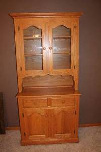 lot 14 image: 2-Piece Oak Hutch