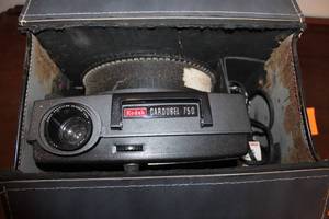 lot 37 image: Kodak 750H Carousel Slide Projector with lens remote