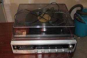 lot 67 image: Hitachi AMAM Stereo 8-Track Player
