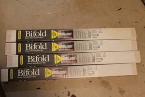 lot 104 image: Set of 4 Stanley 36 Bi-Fold Door Hardware Set