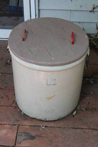 lot 125 image: Authentic Red Wing Crock #12