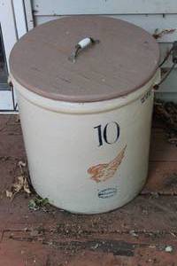 lot 126 image: Authentic Red Wing Crock #10