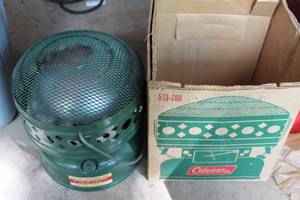 lot 1-136 image: Coleman 3000-5000 BTU Catalytic Heater