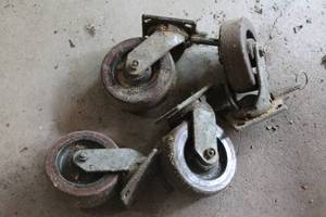 lot 138 image: Four Industrial Casters