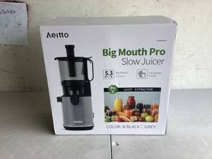 lot 524 image: Aeitto Cold Press Juicer with 5.3 Wide Mouth, 250W Whole Fruit Juicer