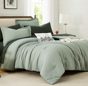 lot 194 image: 7PCS King Size MaiRve Sage Green Comforter Set Crinkle Design