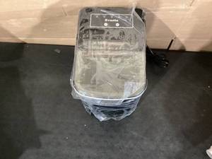 lot 468 image: Portable Countertop Ice Maker Machine - Self-Cleaning Ice Makers with Ice Scoop and Basket