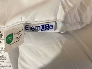 lot 470 image: Elemuse California King Mattress Topper Memory Foam