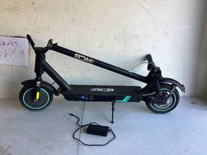 lot 565 image: RCB Electric Scooter for Adults, E-Scooter with APP control
