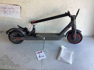 lot 276 image: AOVOPRO ES80 Electric Scooter