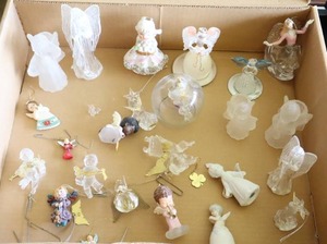 lot 37 image: A Whole Lot of Collectible Angels