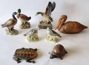lot 48 image: American Wildlife Collection Carved Swan, Voagco Japan Porcelain Birds, Norelco N Ducks Etc.