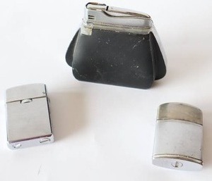 lot 50 image: Polly Gaz Knight Japan Desk Lighter, Robson Wildfire, GAS Lighter Japan