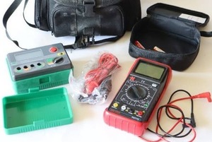 lot 59 image: TechniciansDigital Insulation Resistance Tester, CEN-Tech P37772