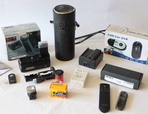 lot 76 image: MEIKE Multi-Power Battery Pack, Vivitar 85-205mm Auto Zoom Lens No. 22308686, FHD Car DVR WiFi, Amazon Echo Remote NIB