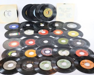 lot 136 image: Vintage Collection 45rpm Vinyl Records...