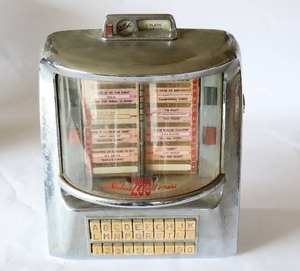 lot 184 image: 50s 60s Seeburg Wall-O-Matic 200 JukeBox...